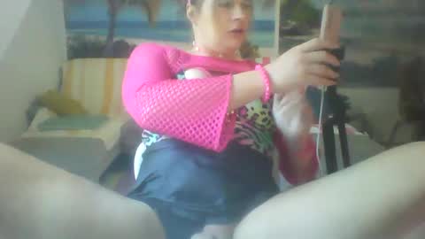 Snapshot of wannafeelitall chatting on 12.22.24 Emilia inst online show from 12.22.24