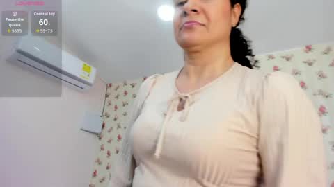 Milf Latina online show from 05.30.26