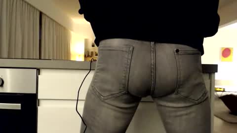 wave3210 online show from 12.03.25