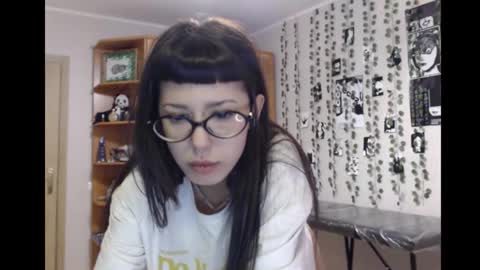 Mina online show from 11.14.25