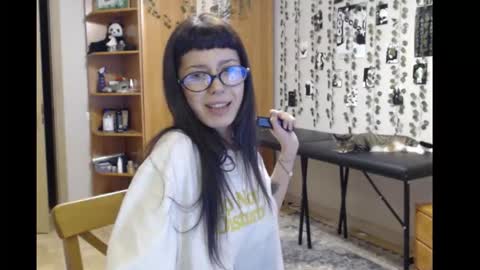 Mina online show from 11.23.25