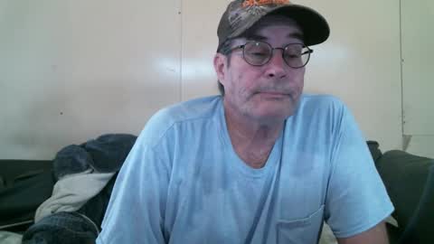 Snapshot of wbfarm chatting on 02.18.26 WB Farm online show from 02.18.26