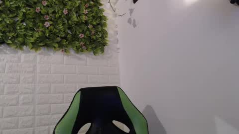 Trixie 3 online show from 02.08.25