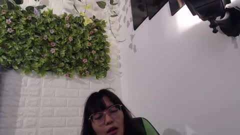 Trixie 3 online show from 02.13.25