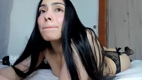 Snapshot of we_we77 chatting on 11.13.25 we_we77 online show from 11.13.25