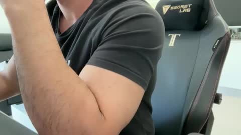 Snapshot of weaponx1 chatting on 10.24.25 Weapon X online show from 10.24.25