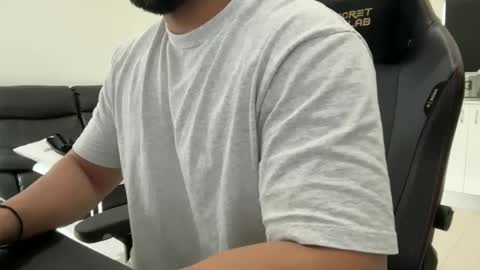 Snapshot of weaponx1 chatting on 10.26.25 Weapon X online show from 10.26.25