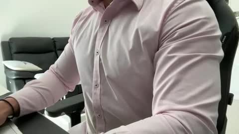 Snapshot of weaponx1 chatting on 11.11.25 Weapon X online show from 11.11.25