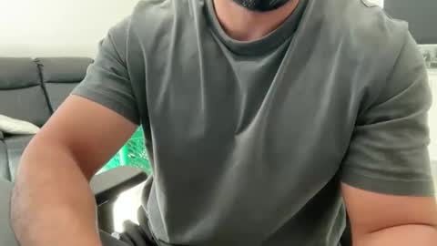 Snapshot of weaponx1 chatting on 12.04.25 Weapon X online show from 12.04.25