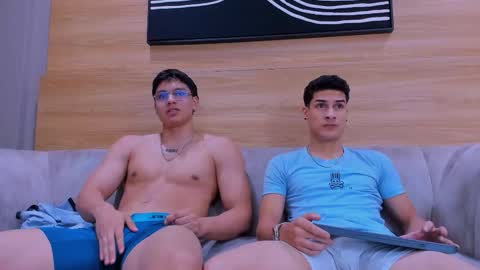 Jhonny Dick  his neighbors. online show from 01.14.26