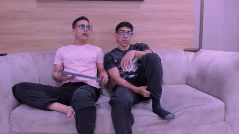 Jhonny Dick  his neighbors. online show from 02.04.26