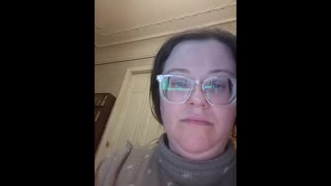 Snapshot of webgirl2 chatting on 03.26.26 Marina online show from 03.26.26