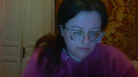 Snapshot of webgirl2 chatting on 04.12.26 Marina online show from 04.12.26