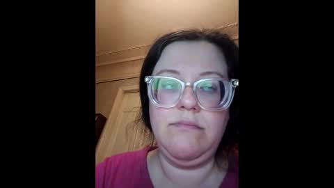 Snapshot of webgirl2 chatting on 04.15.26 Marina online show from 04.15.26