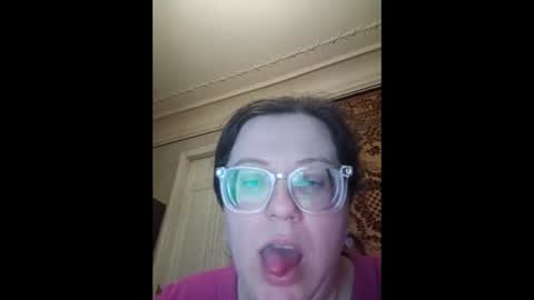 Snapshot of webgirl2 chatting on 04.18.26 Marina online show from 04.18.26