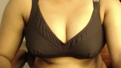 Snapshot of webshowxxx chatting on 04.27.26 mina online show from 04.27.26
