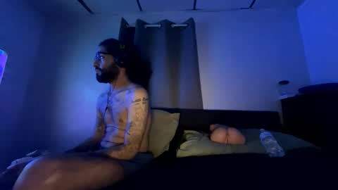 Snapshot of webthrow chatting on 11.14.25 ShootingWebs online show from 11.14.25