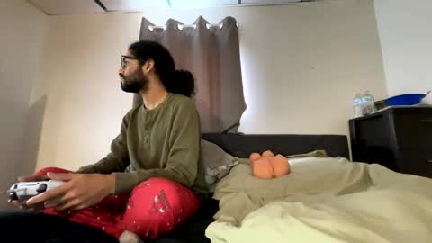 Snapshot of webthrow chatting on 12.14.25 ShootingWebs online show from 12.14.25