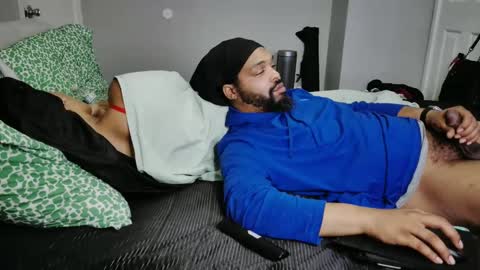 WeDaShit Come Vibe with me . online show from 12.18.24