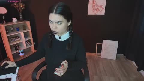 Wednesday   Please help me to reach 111 thumbs up online show from 03.02.25