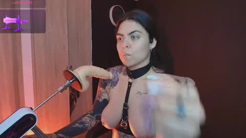 Snapshot of wednesdayfriday chatting on 11.08.25 Wednesday Please help me to reach 111 thumbs up online show from 11.08.25