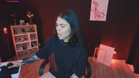 Snapshot of wednesdayfriday chatting on 11.25.25 Wednesday Please help me to reach 111 thumbs up online show from 11.25.25