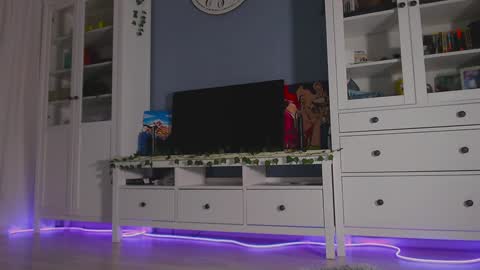 Snapshot of weed_princesss chatting on 12.02.24  moon  online show from 12.02.24