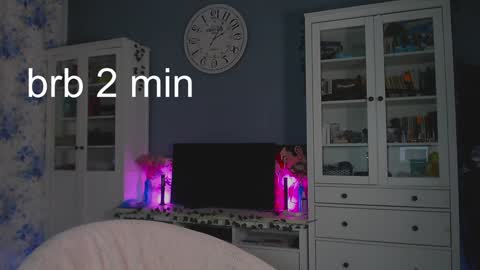 Snapshot of weed_princesss chatting on 01.24.25  moon  online show from 01.24.25