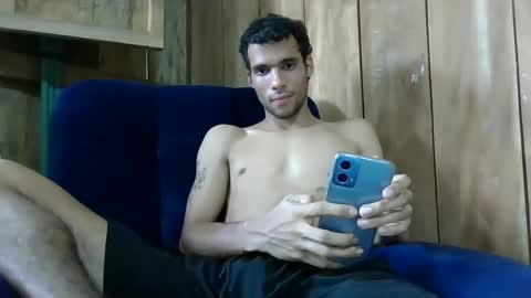 Snapshot of weedysmoky chatting on 09.08.25 weedysmoky online show from 09.08.25