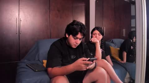 Snapshot of weemilyandandrew chatting on 03.01.26 EMILY ANDREW online show from 03.01.26