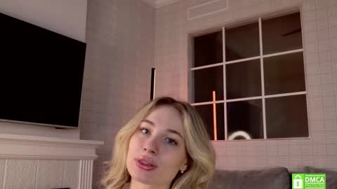 Snapshot of wellicaren chatting on 11.28.25 CAREN online show from 11.28.25