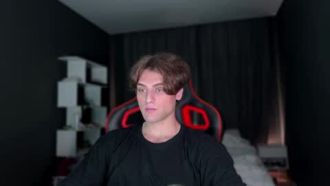 Snapshot of wellidonehere chatting on 11.04.25 wellidonehere online show from 11.04.25