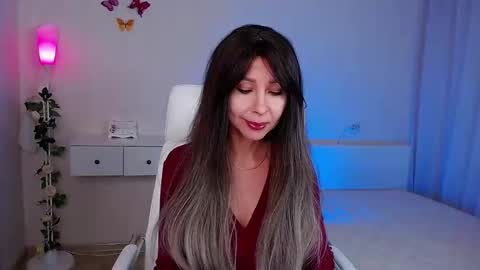 Snapshot of wendifoster chatting on 11.25.25 Wendi Foster online show from 11.25.25