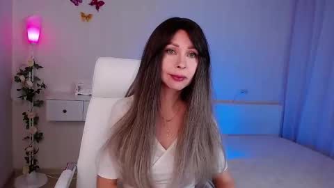 Snapshot of wendifoster chatting on 12.17.25 Wendi Foster online show from 12.17.25