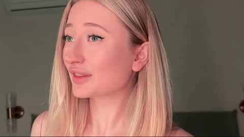 Snapshot of wendy_amber chatting on 02.23.26 Daisy online show from 02.23.26