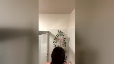 Snapshot of wendyberrygirl chatting on 12.22.25 Wendy online show from 12.22.25