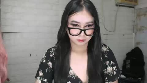 Snapshot of weremeanttobe chatting on 10.08.25 andrew online show from 10.08.25