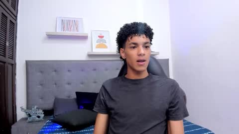 Snapshot of wes_gibbings chatting on 12.20.25 WES online show from 12.20.25