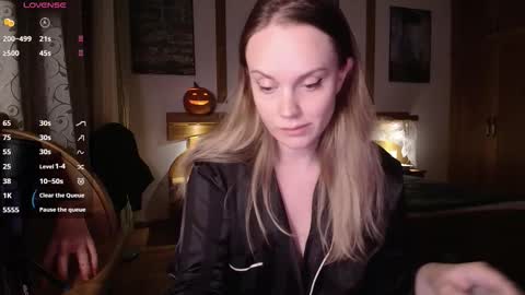 Lana online show from 10.27.25