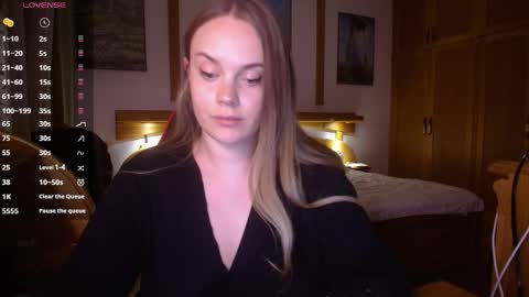 Snapshot of wet_lana chatting on 05.12.26 Lana online show from 05.12.26