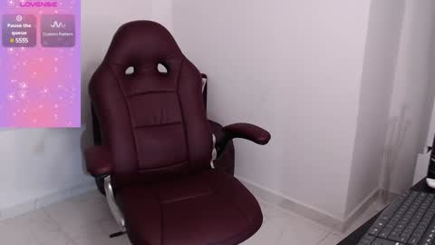 Snapshot of wet_liss chatting on 12.24.24 Diva online show from 12.24.24