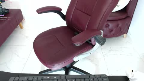 Snapshot of wet_liss chatting on 01.16.25 Diva online show from 01.16.25