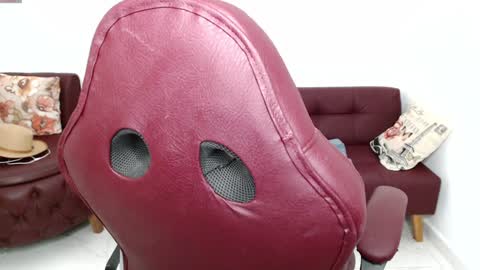 Snapshot of wet_liss chatting on 02.07.25 Diva online show from 02.07.25