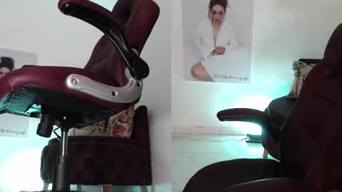 Snapshot of wet_liss chatting on 03.07.25 Diva online show from 03.07.25