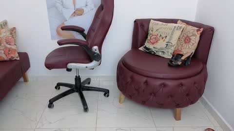 Snapshot of wet_liss chatting on 09.21.25 Diva online show from 09.21.25