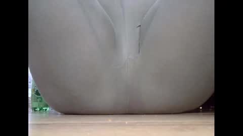 Snapshot of wet_pants2022 chatting on 02.03.25 wet_pants2022 online show from 02.03.25