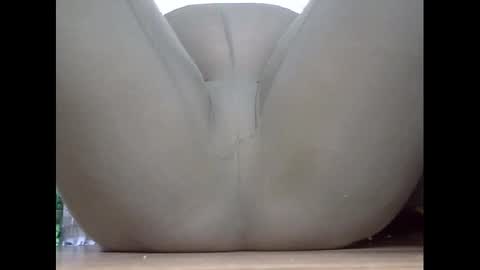 Snapshot of wet_pants2022 chatting on 02.04.25 wet_pants2022 online show from 02.04.25