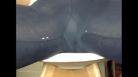 Snapshot of wet_pants2022 chatting on 02.23.25 wet_pants2022 online show from 02.23.25