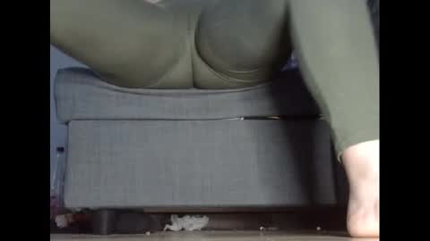 Snapshot of wet_pants2022 chatting on 02.25.25 wet_pants2022 online show from 02.25.25