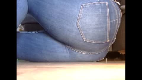 Snapshot of wet_pants2022 chatting on 03.05.25 wet_pants2022 online show from 03.05.25